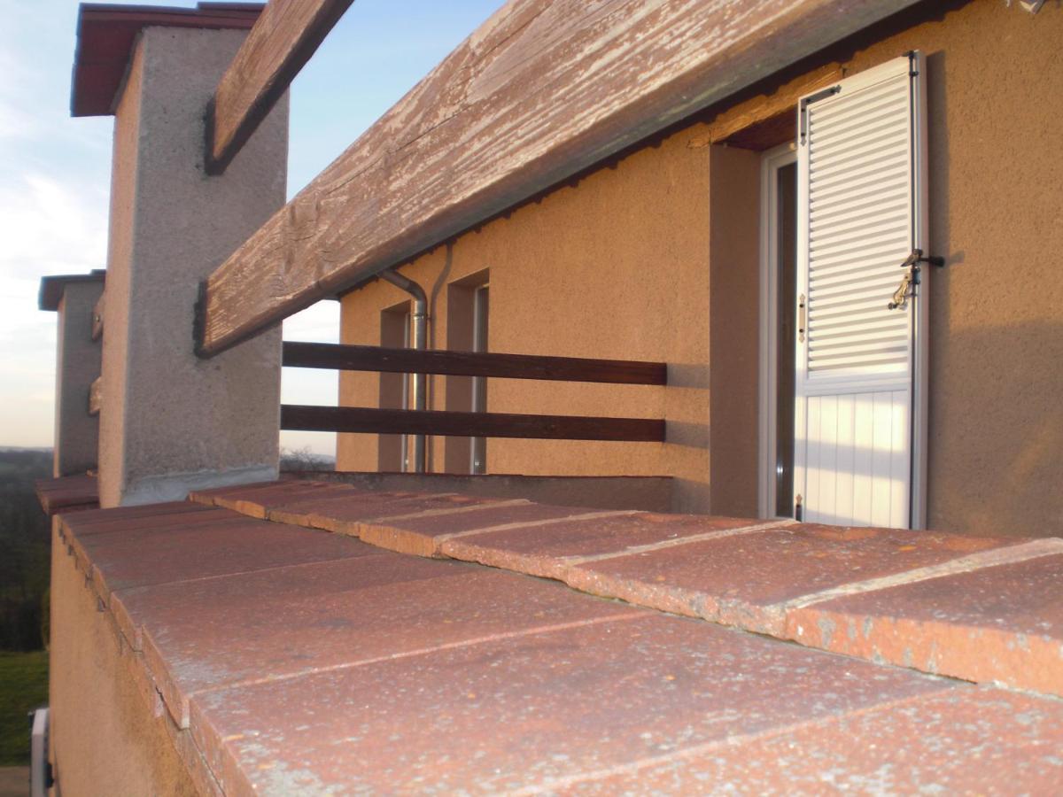 Chambres D'Hotes De La Colline Chenay-le-Chatel Bagian luar foto